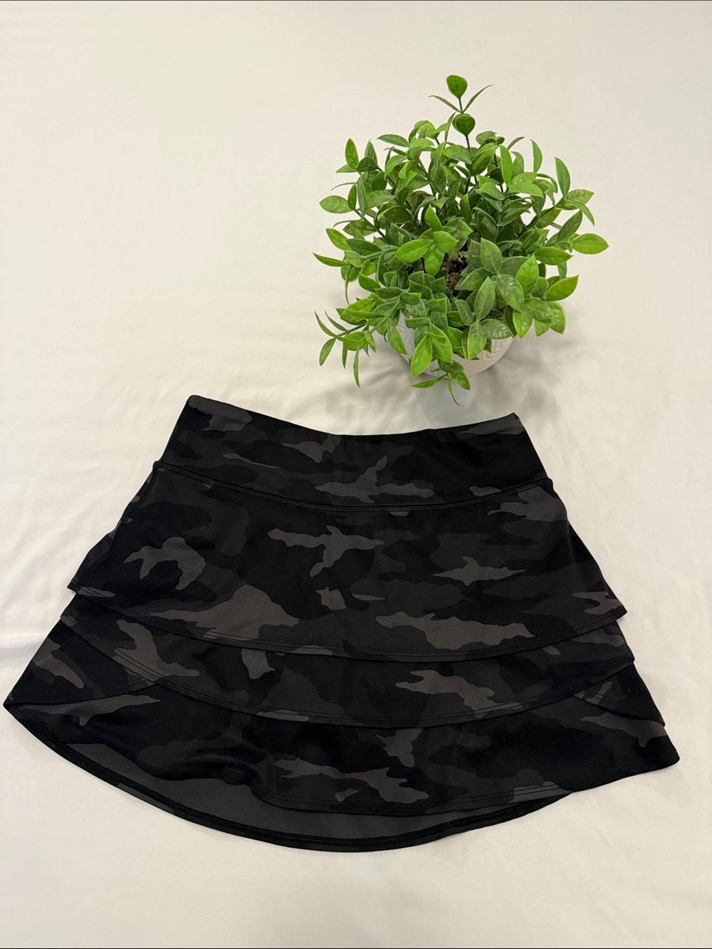 Athleta Black and Gray Camouflage Tiered Active Skort